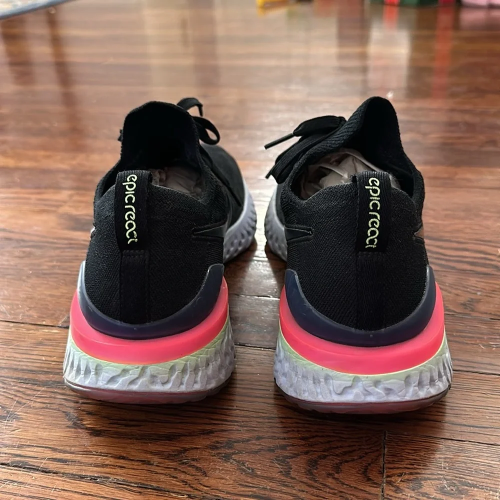 Men’s Nike Epic React Flyknit - Picture 3 of 4